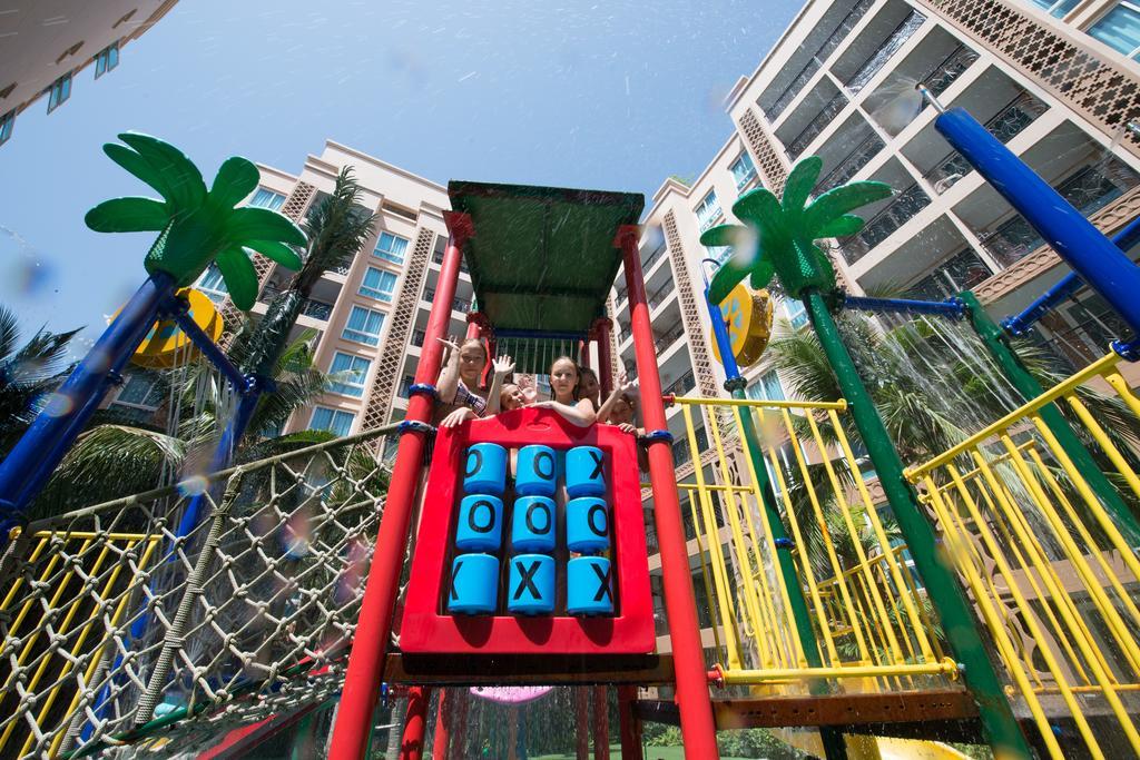 Atlantis Condo Resort Pattaya Джомтиен Бийч Екстериор снимка