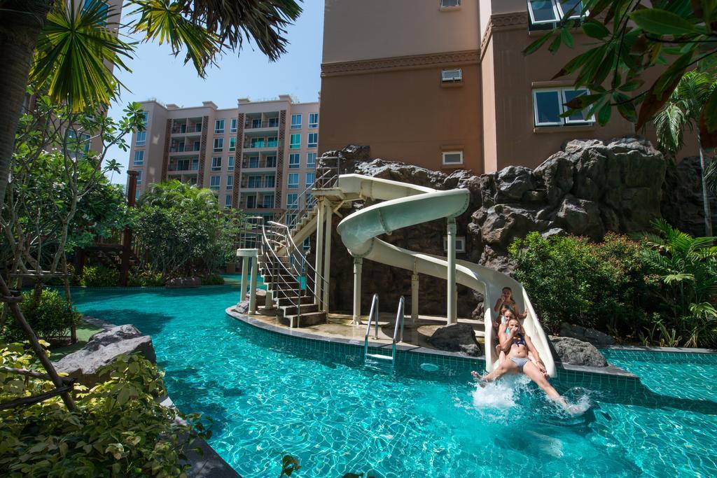 Atlantis Condo Resort Pattaya Джомтиен Бийч Екстериор снимка