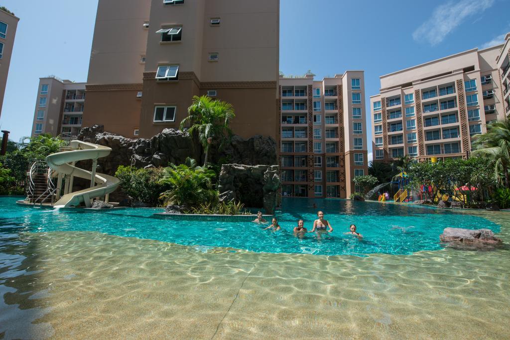 Atlantis Condo Resort Pattaya Джомтиен Бийч Екстериор снимка