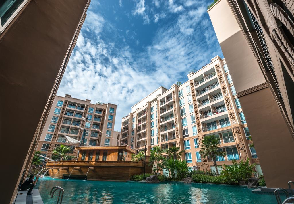Atlantis Condo Resort Pattaya Джомтиен Бийч Екстериор снимка