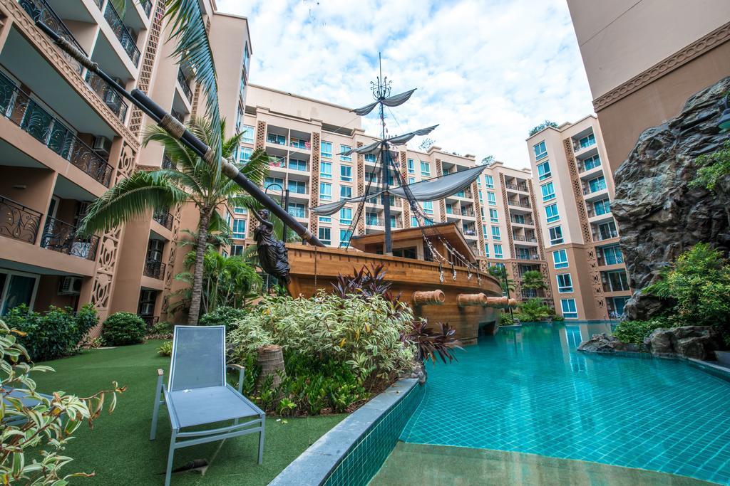 Atlantis Condo Resort Pattaya Джомтиен Бийч Екстериор снимка